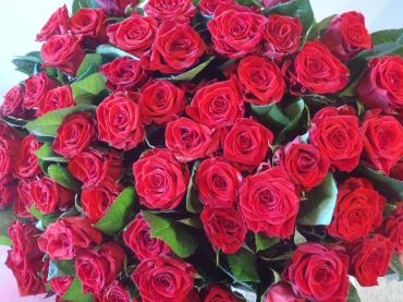 還暦祝いで60本の赤バラの花束｜「フラワーショップ花太郎」　（北海道旭川市の花キューピット加盟店 花屋）のブログ